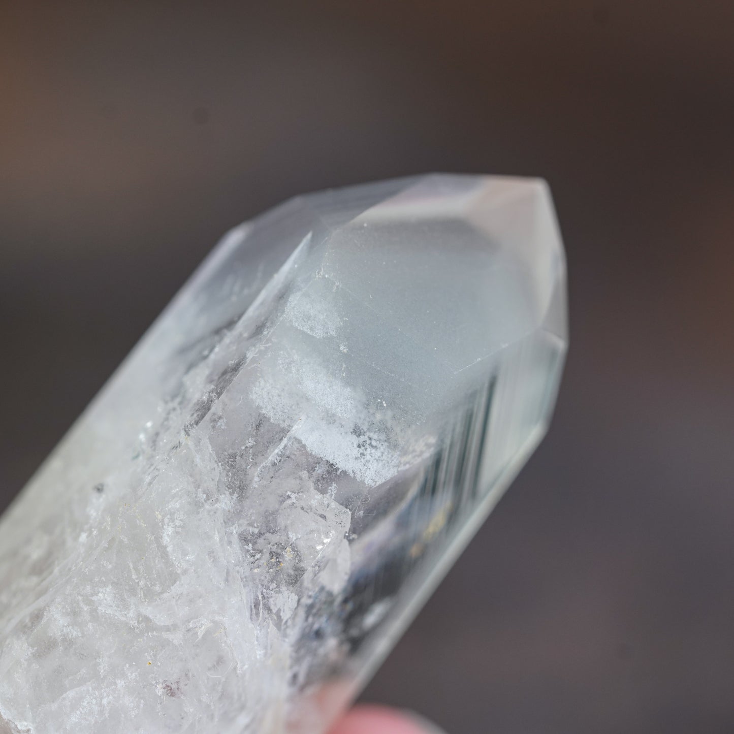 Phantom Quartz Point with a Multitude of Phantom Formations